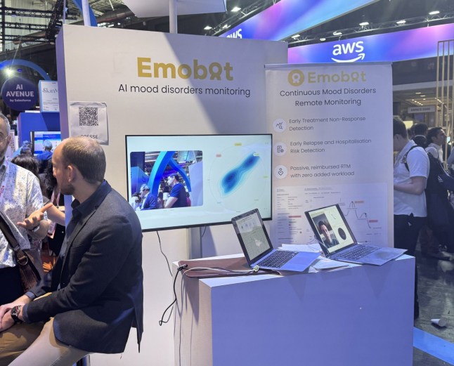 ORIGINAL: Now your phone can tell if you have depression using the selfie camera Emobot